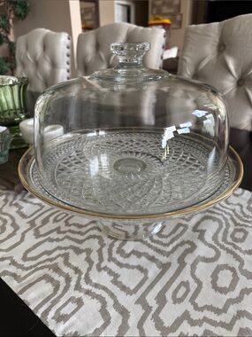 Anchor Hocking Wexford Cake plate with dome.